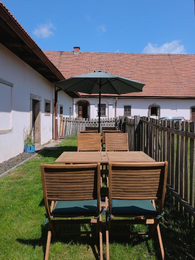 Apartmany V Broumovskem Statku Экстерьер фото
